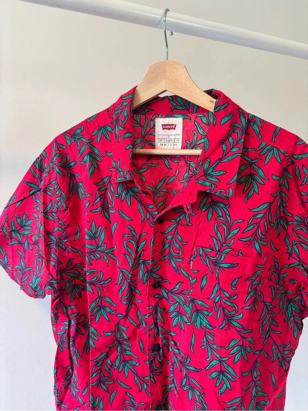 Levi's Red Tropical Print Button Down Shirt | 100% cotton | Size Large